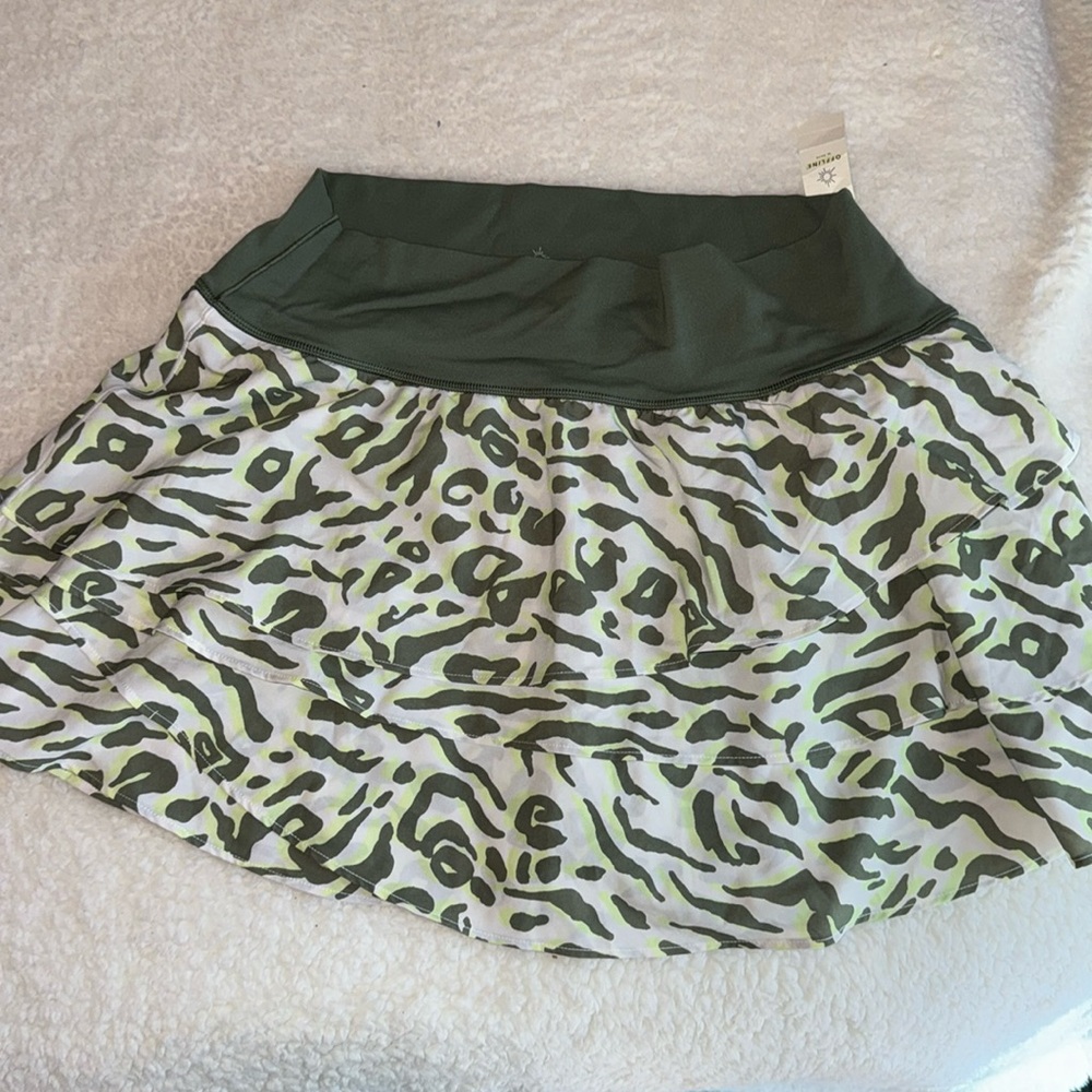 Aerie skort